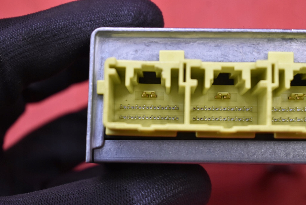 фото №8, Датчик модуль подушка безопасности подушек df73-57k30a mazda 2 de 07-10