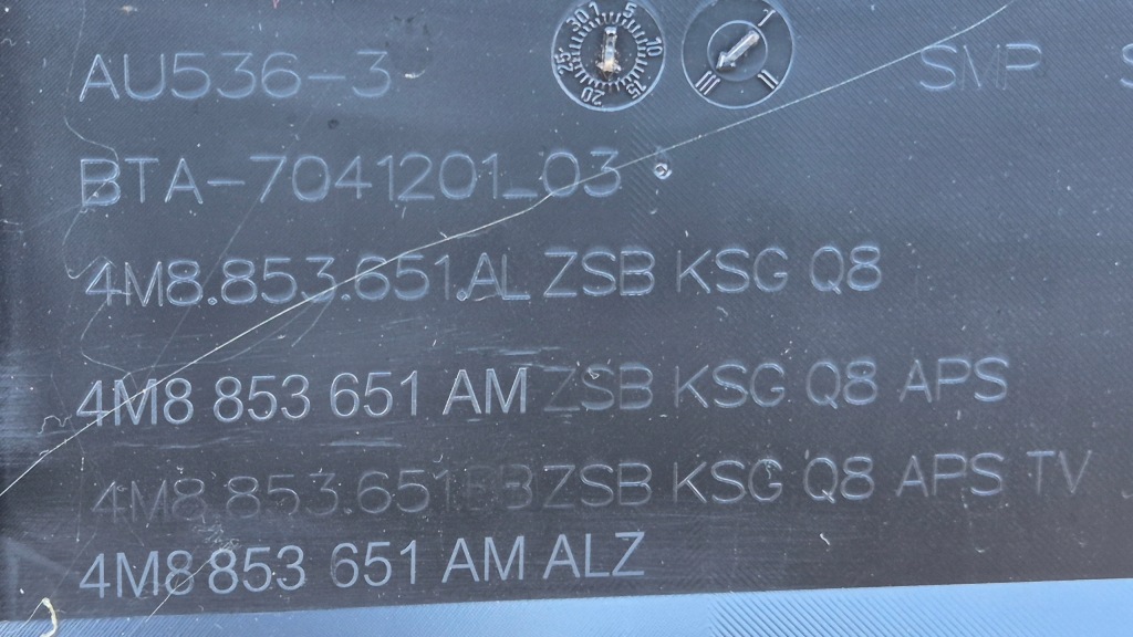 Решётка  радиатора решётка радиатора audi q8 4m8 полный чёрный оригинальный номер 4m8853651al am bb новая !! Недорого