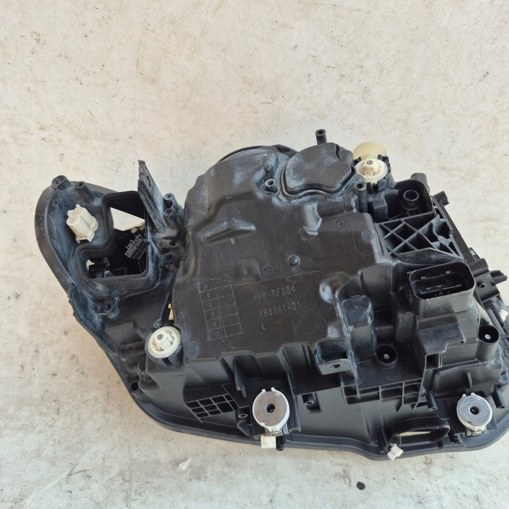 Bmw 3 iii f30 f31 рестайлинг  15- лампа левая перед передняя full led 7214795 Киев