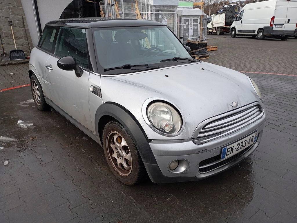 фото №1, Mini one cooper r56 r55 clubman 06-13 900/7 pure silver дверь правое перед