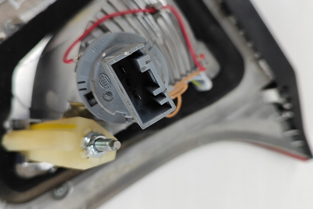 фото №7, Bmw x6 e71 права сторона кришки задній світло задні 7179988 2007 lhd 2413540