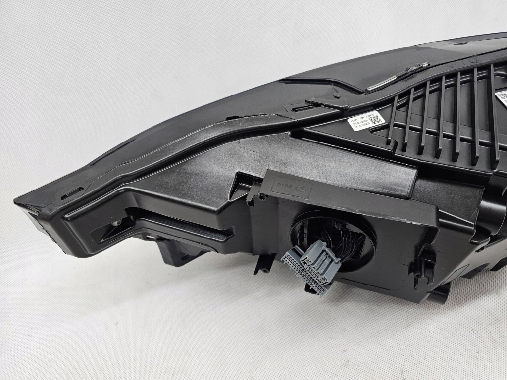 Volvo xc60 2 2017+ фара перед правый  full led европа 31108601 с Разборки