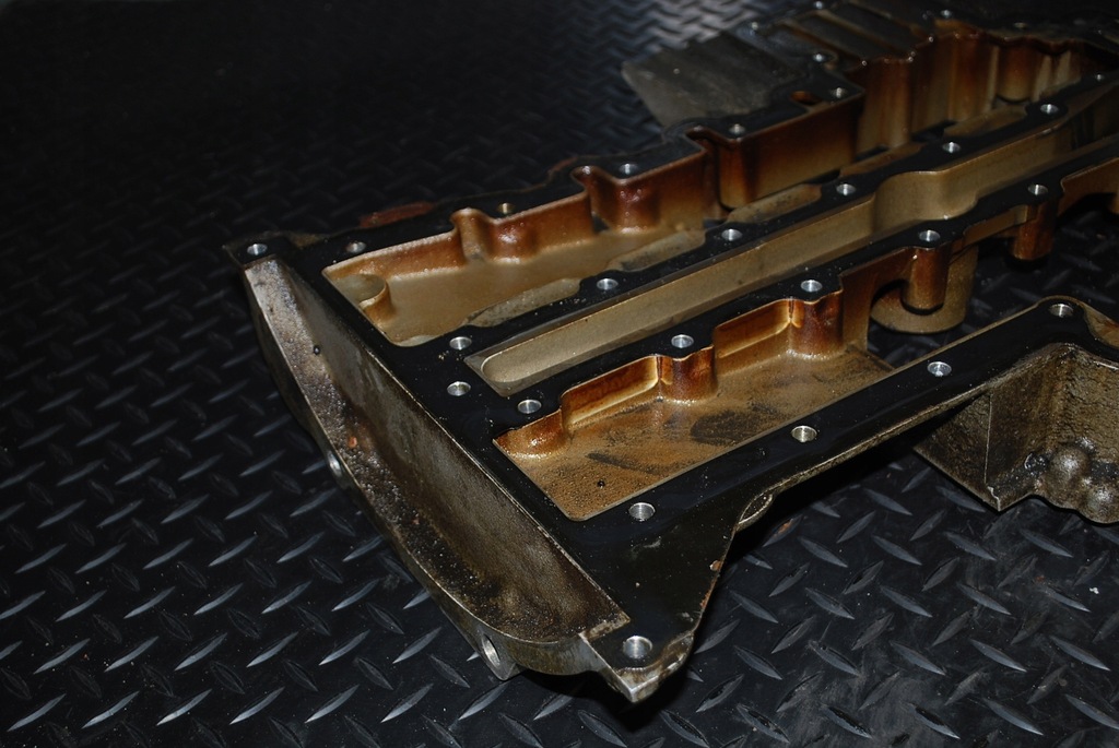 фото №12, Audi a8 d2 6.0 w12 поддон масляная верхний 07c103805t