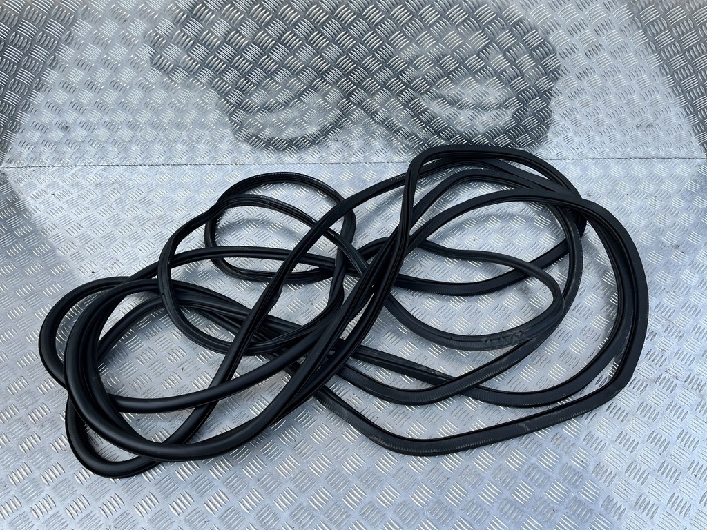 фото №1, Прокладка кузовная дверь перед левая vw id.3 id3