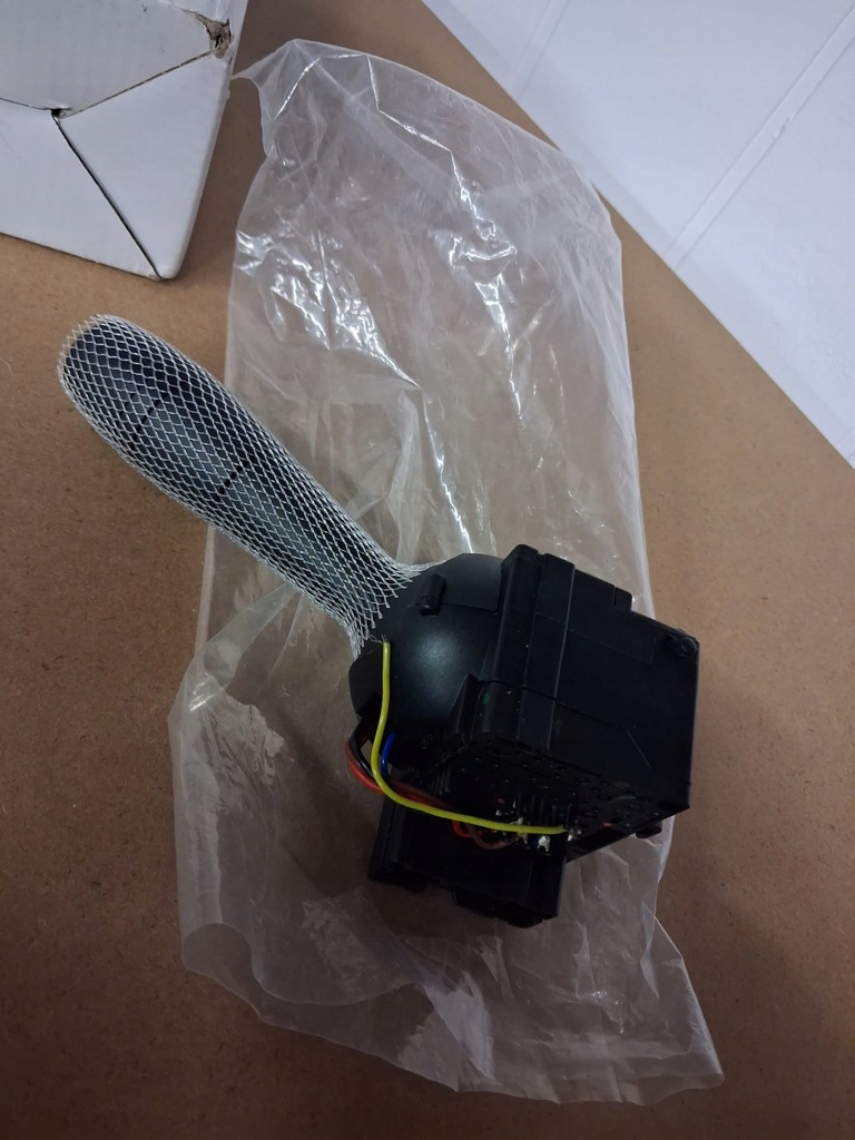 фото №1, Переключатель света колонки рулевого valeo renault captur i clio iv