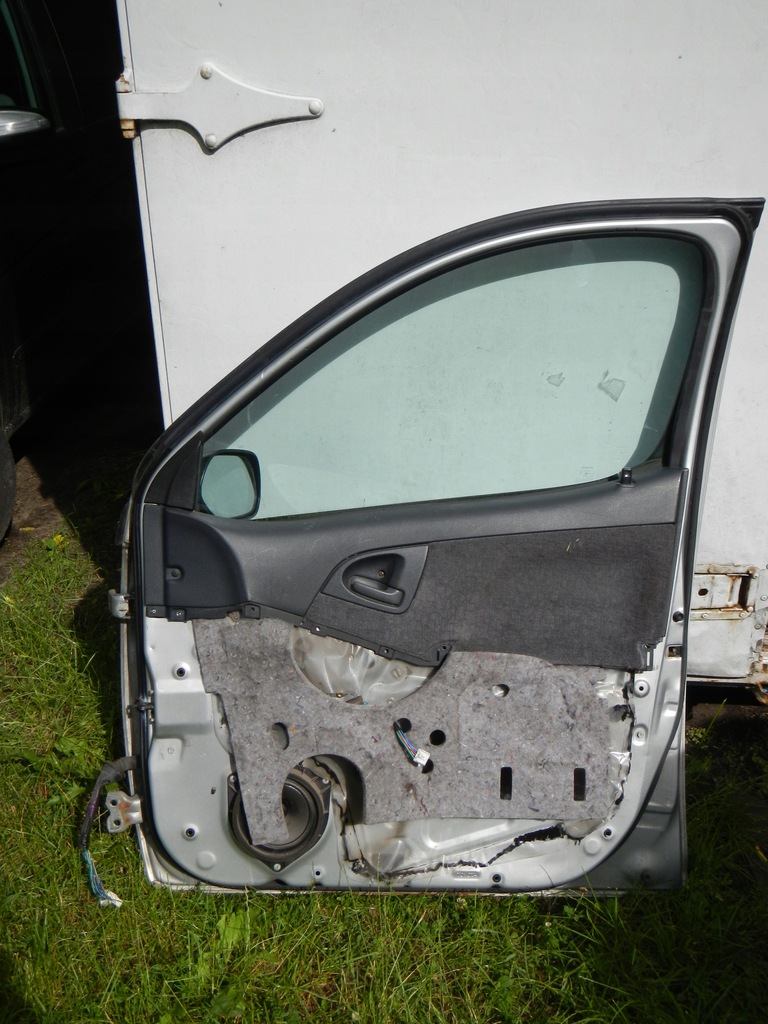 фото №2, Дверь перед правое toyota yaris verso полный