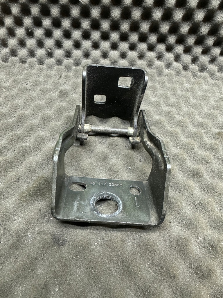 фото №1, 9641722880 петля крышки багажника правый citroen c2