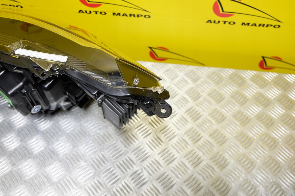 фото №6, Toyota corolla cross 2022-2023 фара лампа full led r серебристая usa