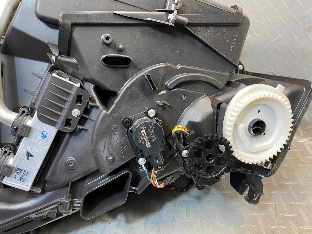 Kombajn обігрівач повітродувка insignia a 13378237 Доставка