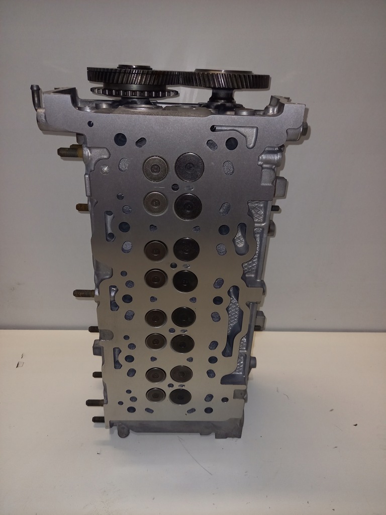 фото №1, Mitsubishi l200 2.2 did 4n14 головка вали komple