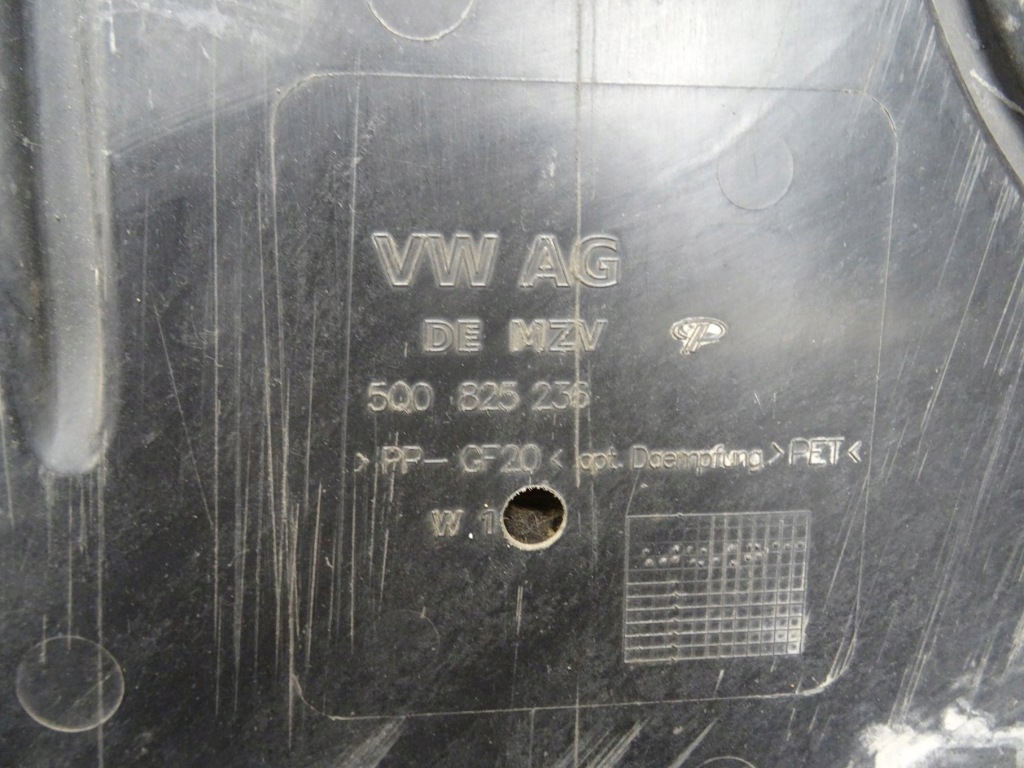 Audi a3 8v golf vii плита накладка двигателя под двигатель нижняя 5q0825236 с Разборки