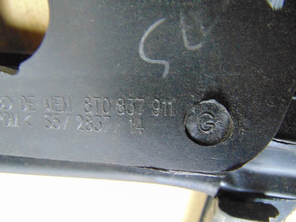 фото №8, Рамка прокладка скло двері ліва перед audi a5 coupe 8t0837911g