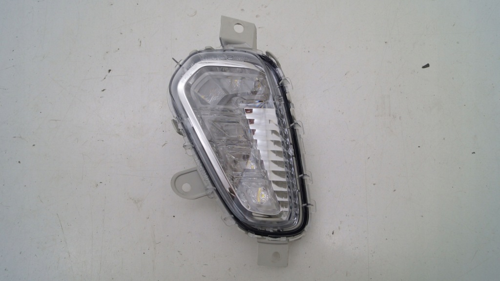 Купити Volvo v40 r design cross 12- протитуманна фара led drl lh g