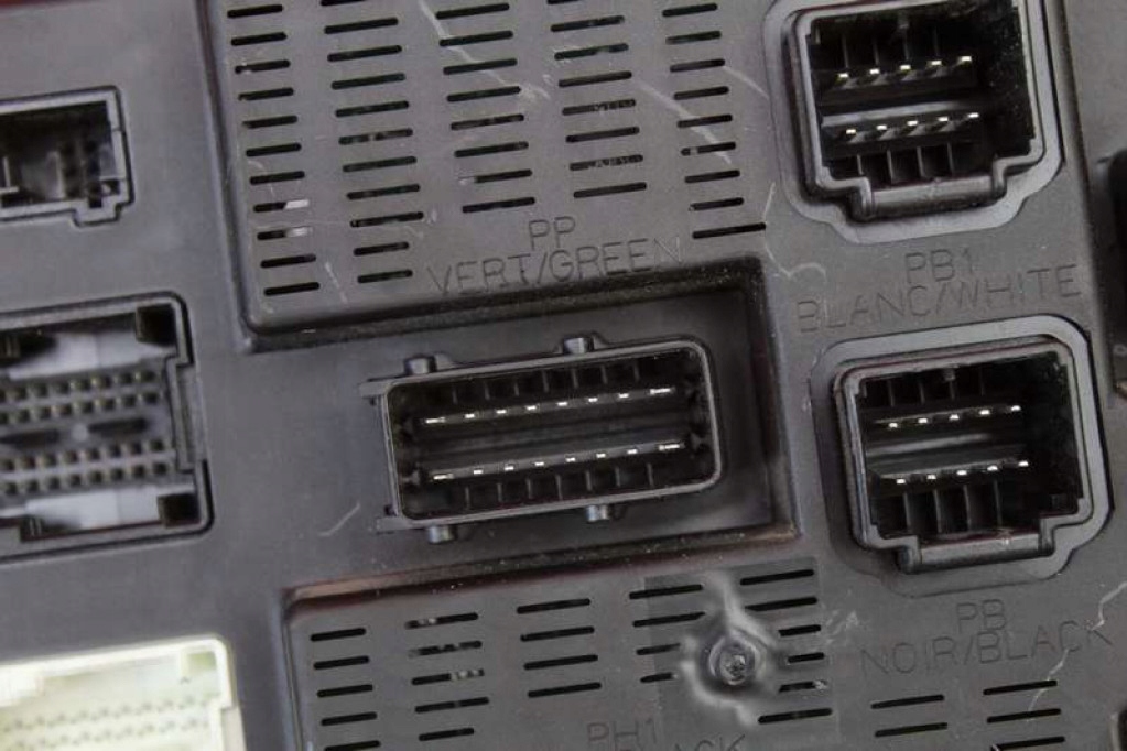 фото №10, Коробка запобіжників bsi 9664368980 citroen jumpy ii 1.6 hdi 90 km 07-16