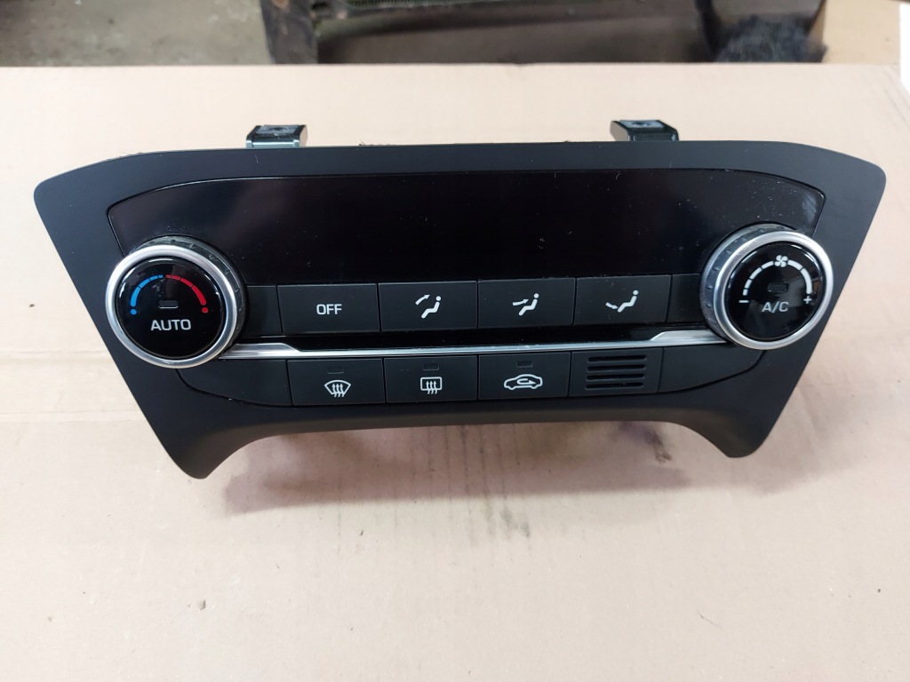 фото №1, Панель блок управления обдув 97250-c8200 hyundai i20 ii