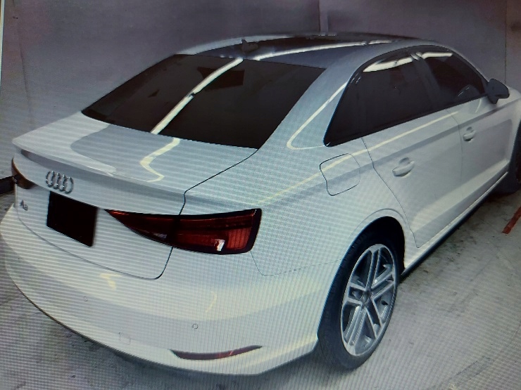 фото №6, Audi a3 рамка переключателей консоли 2015-2020r