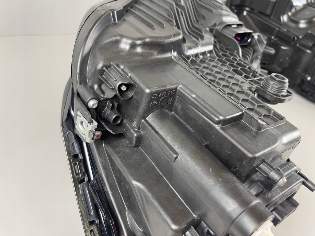 Vw touareg iii лампа левая правая matrix full led r line 760941081a 760941082 Недорого