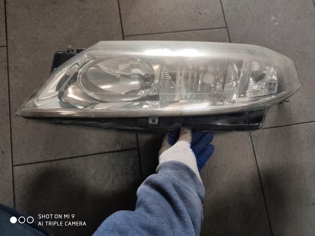 фото №1, Valeo 8200002845 фара лампа