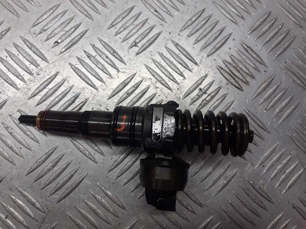 фото №1, Насос-форсунка volkswagen golf v 1.9 tdi 038130073ag