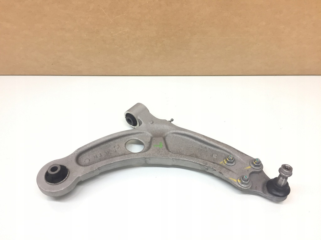 фото №1, Citroen ds9 рычаг правый