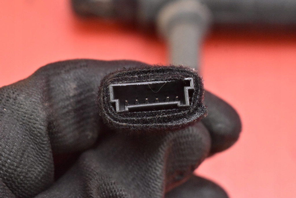 фото №9, Привід амортизатори кришки 7200543 bmw f07 09-13