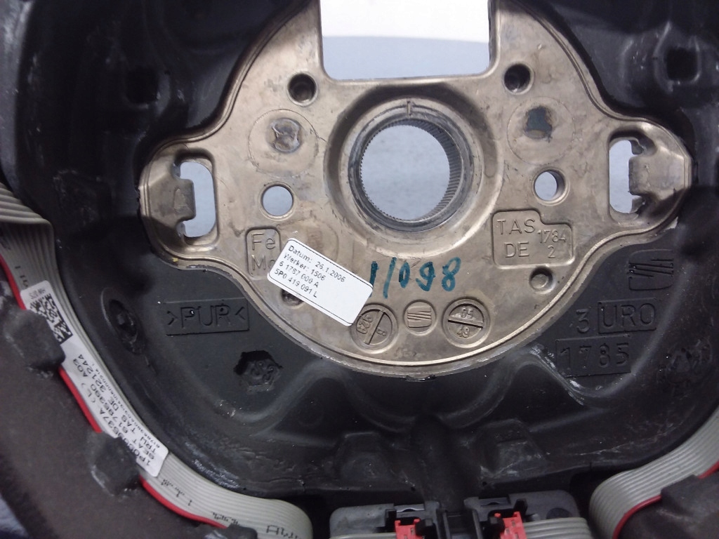 фото №9, Seat leon ii воздуховод кожаный трёхспицевая многофункциональный 5p0419091l