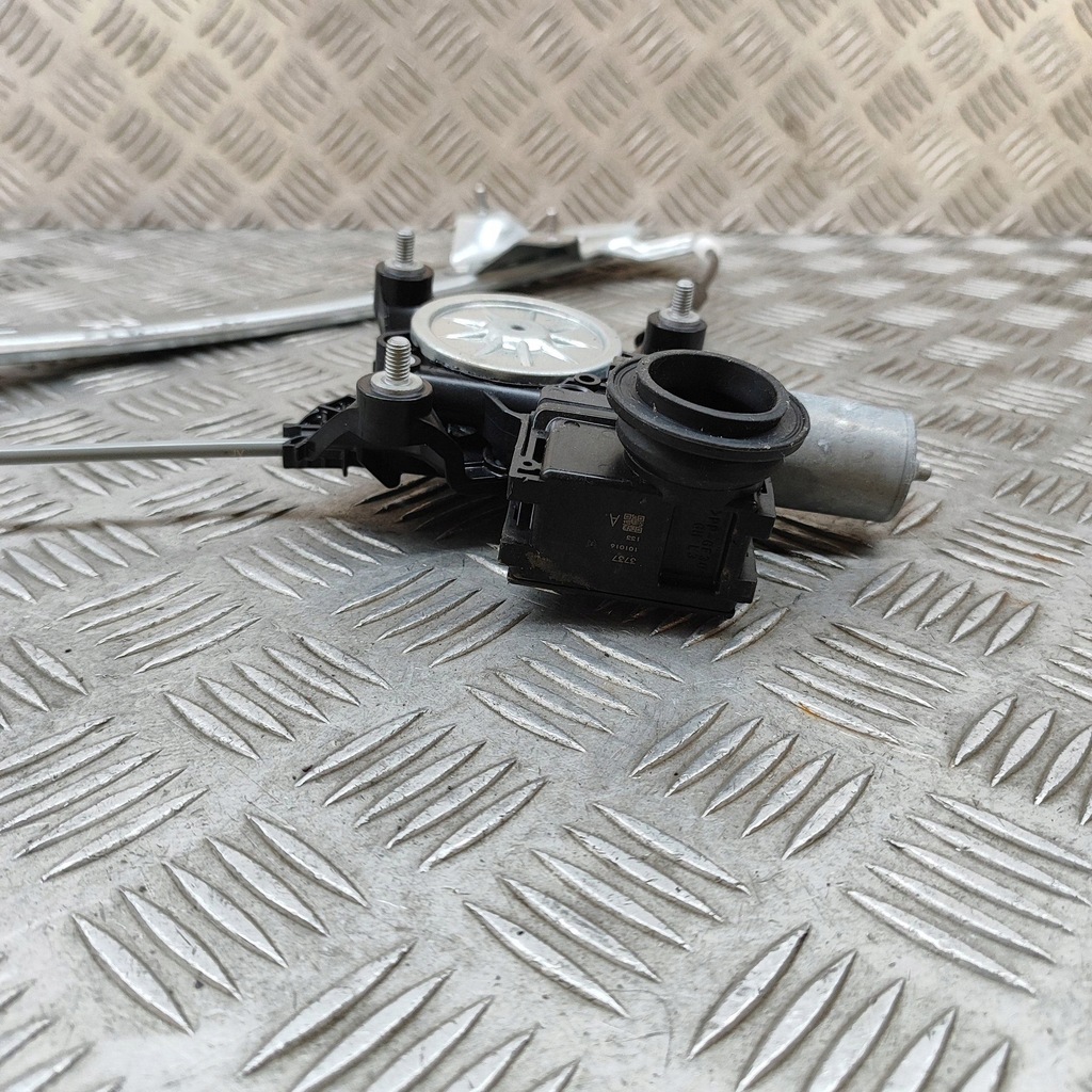 фото №8, Toyota bz4x 2024 перед сторона левая подъемник стекло дверь с двигатель