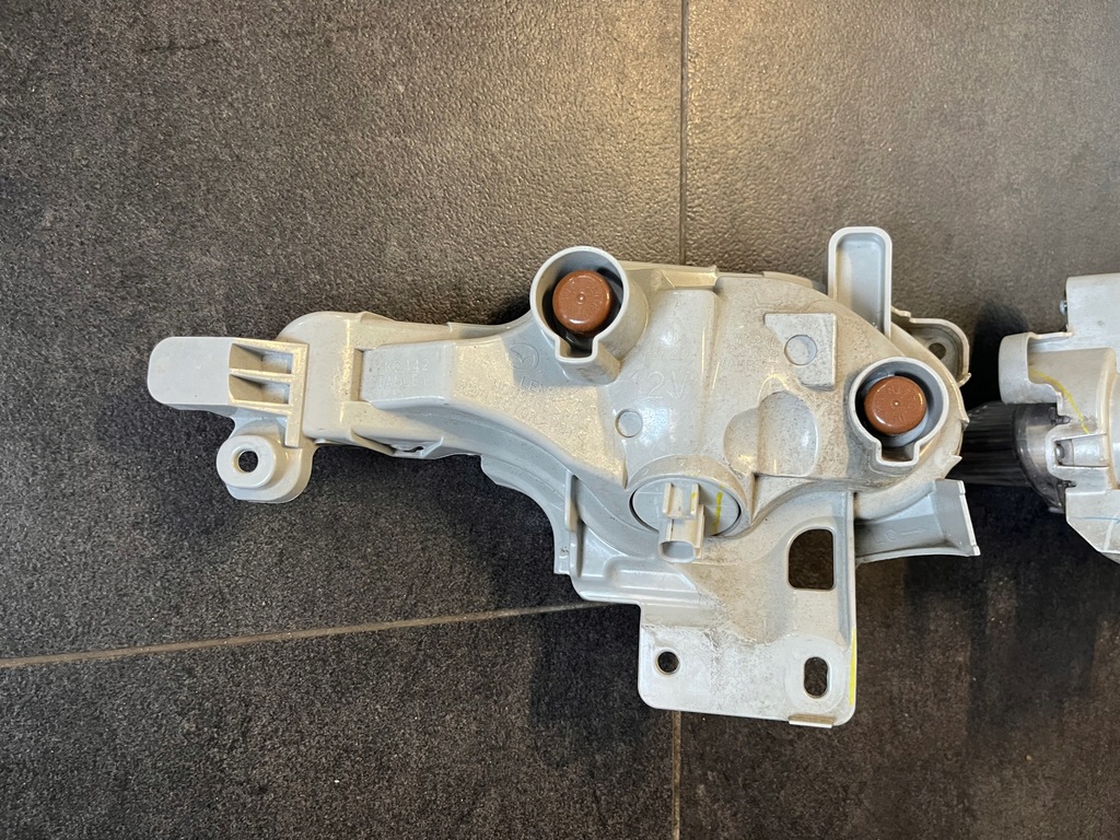 фото №5, Поворотник левый правый mazda 3 iii bm lift