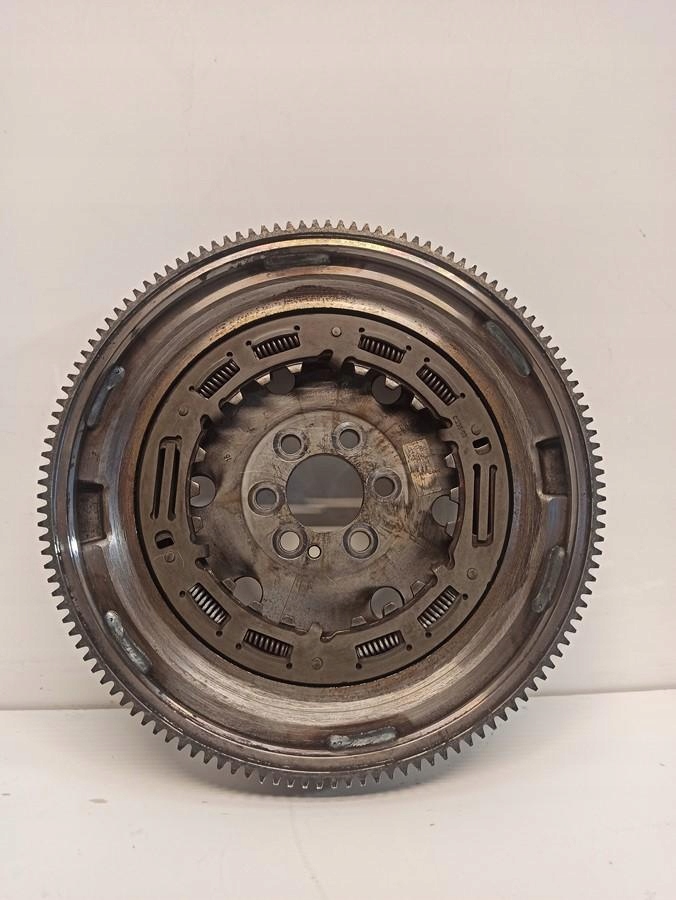 фото №1, Skoda karoq колесо двухмассовый 04e105266k