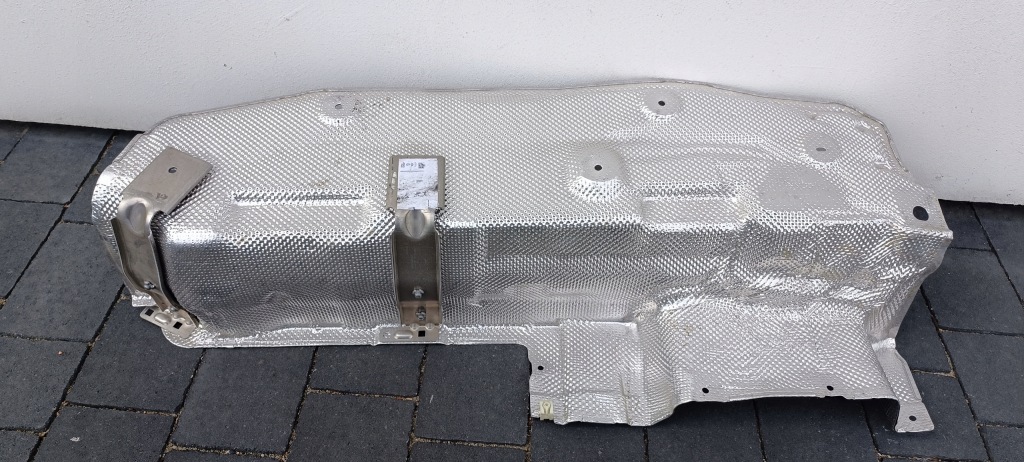 Bmw f45 f46 накладка теплова Оригінал
