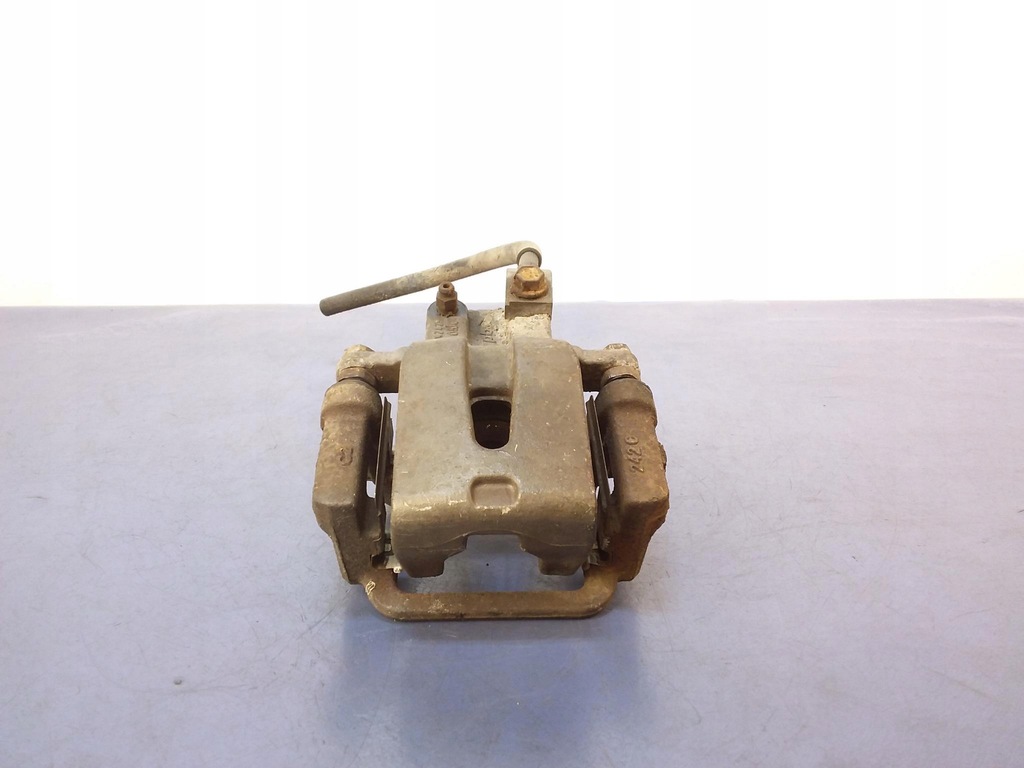 фото №1, Dodge charger 05-10 суппорт скоба задняя правый