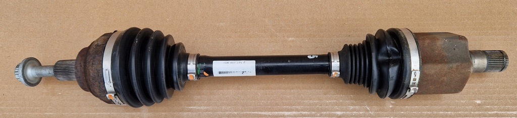 фото №1, Приводной вал vw audi skoda 5qn407271c левая оригинал ideał