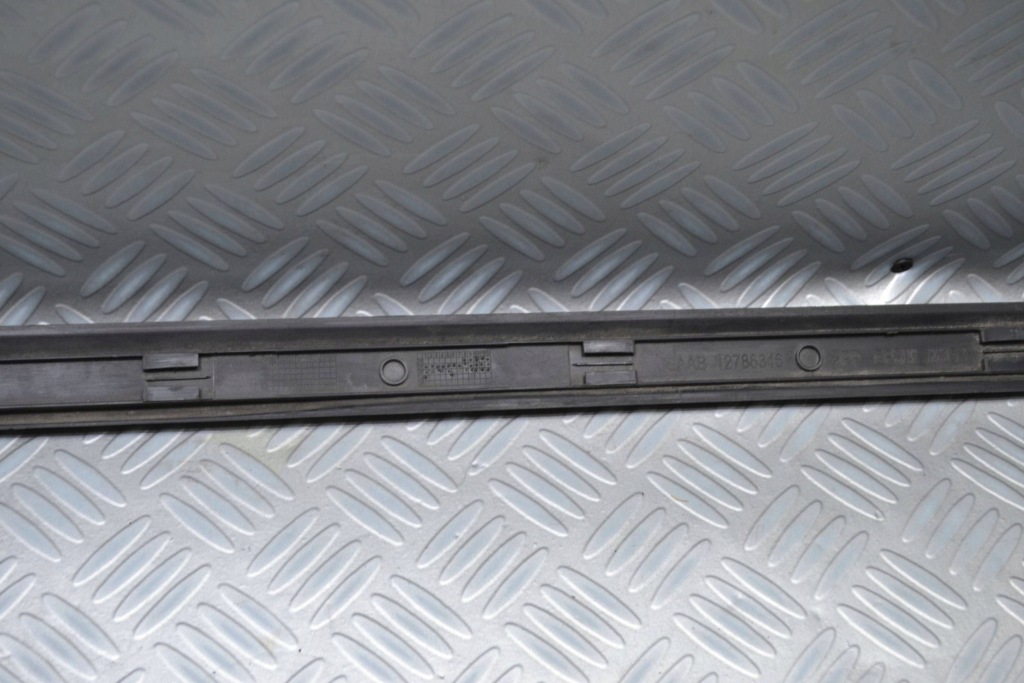 Молдинг дверь левый перед saab 93 9-3 03-07r универсал 12786316 Киев