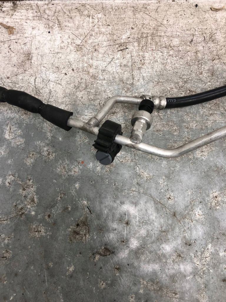 Шланг кондиціонера jeep compass 2 p68302515ad Оригінал