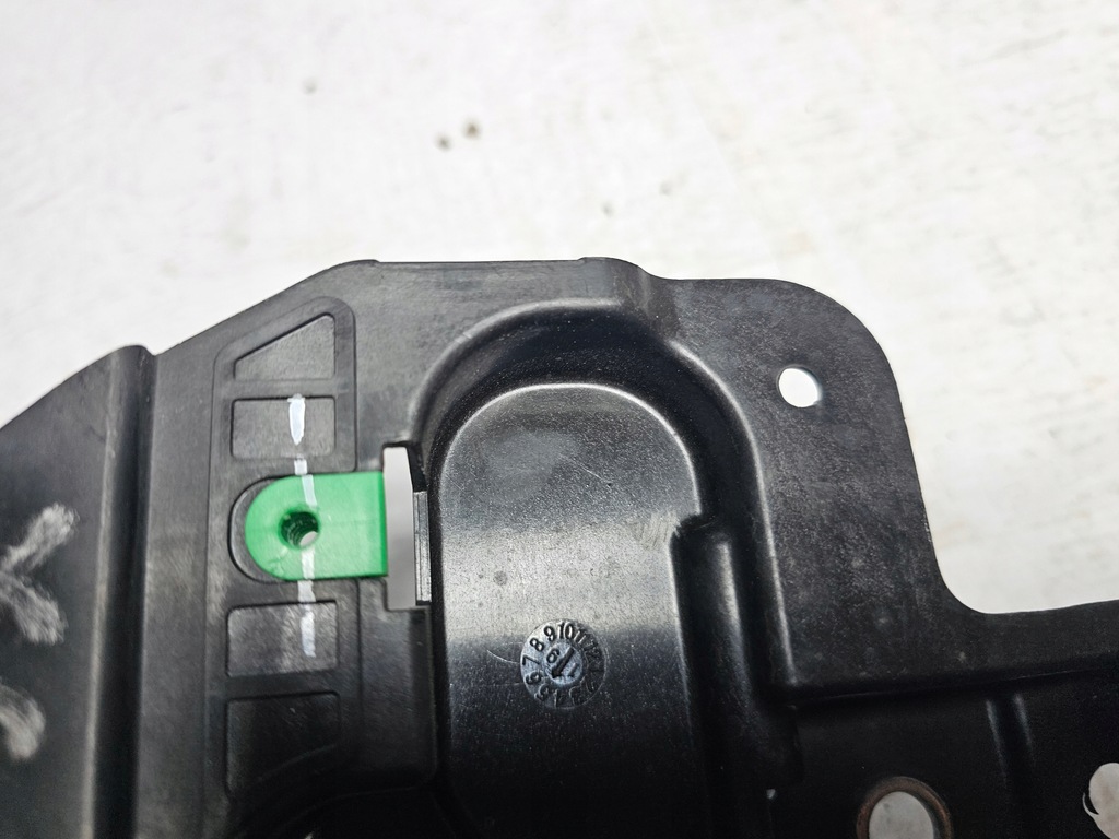 фото №9, Volvo xc40 17- кронштейн радиатора 32226494 usa