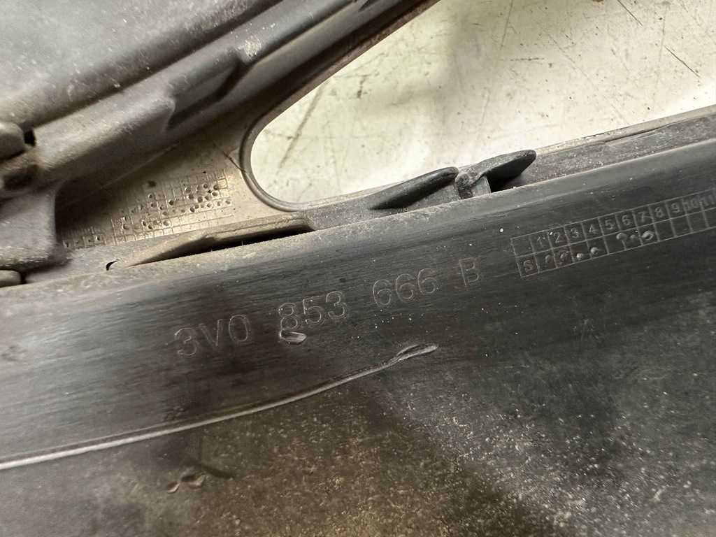 фото №10, Решётка бампера правая skoda superb 3 iii 3v0853666b