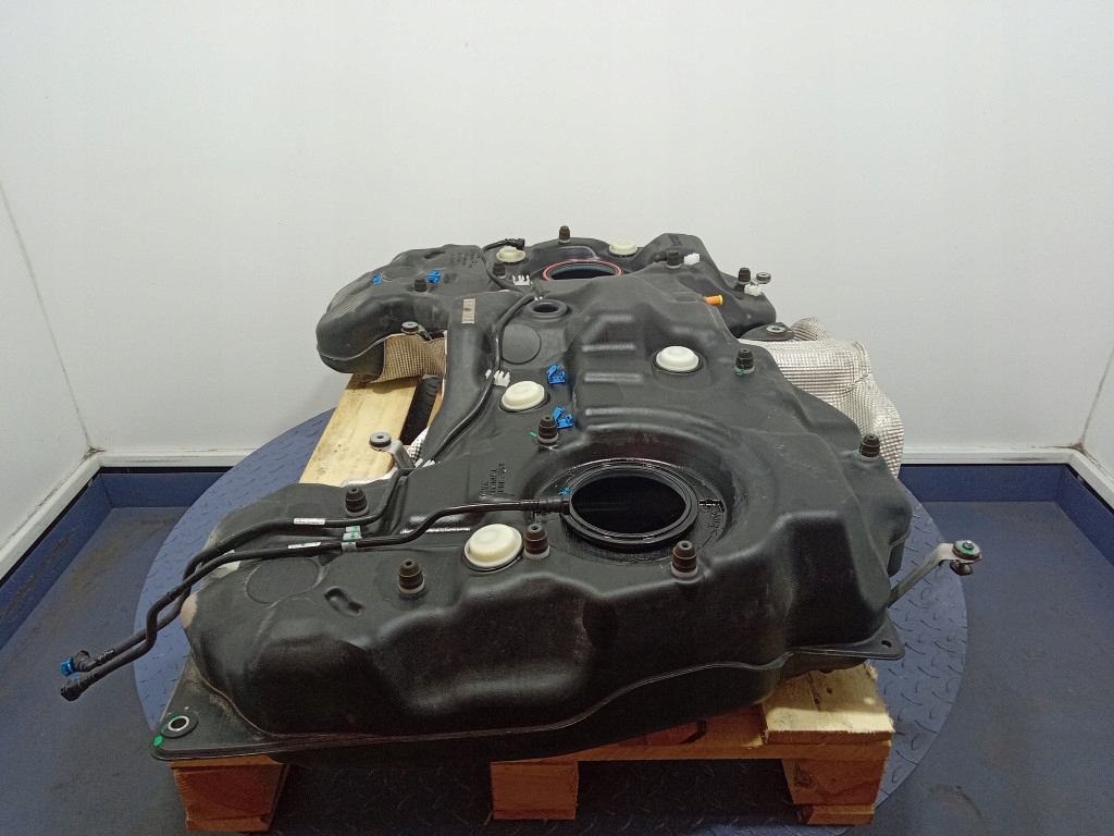 Mercedes gls x166 3.0 cdi бак bak топлива a1664710701 Киев