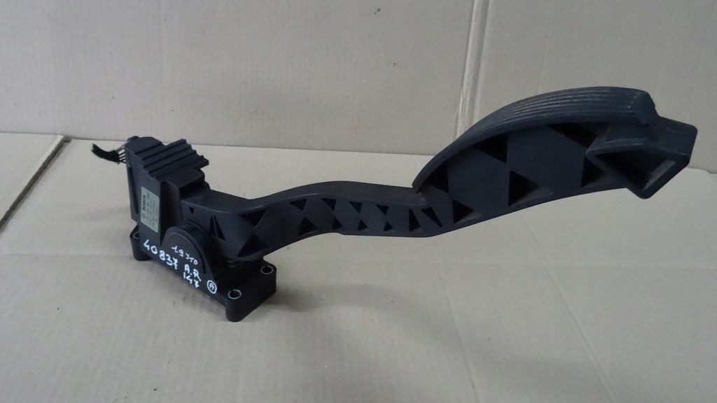 фото №1, Alfa romeo 147 1.9 jtd потенциометр педаль газа