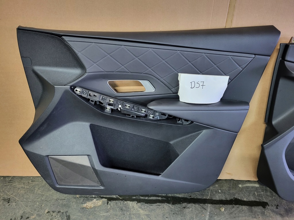 фото №1, Citroen ds7 двері правий перед оббивка focal