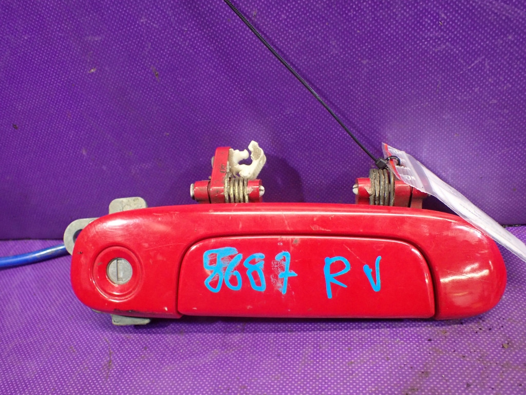 фото №1, Mazda premacy 01-05 lift ручка перед правая вкладка fr-22 a3e 2 pin