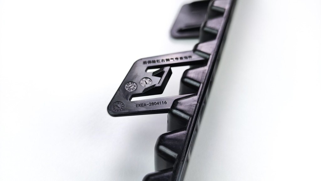 фото №8, Byd ущільнювач 2024 молдинг решітка декоративна бампера правий задня задня блиск dr431