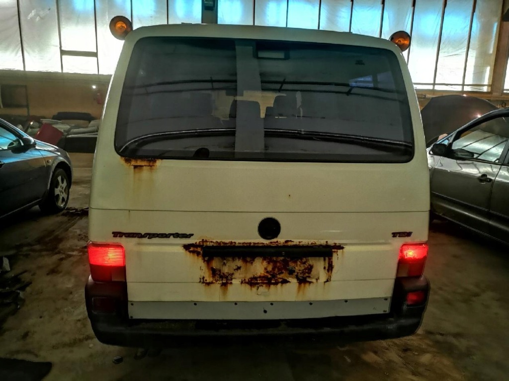 Купити Volkswagen transporter коробка запобіжників 2003 2.5l 701963281