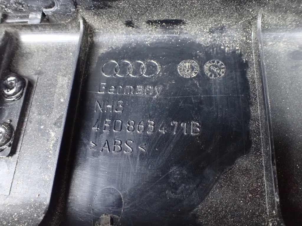фото №8, Накладка молдинг захист поперечина задня багажника audi s8 d3 4e0863471b