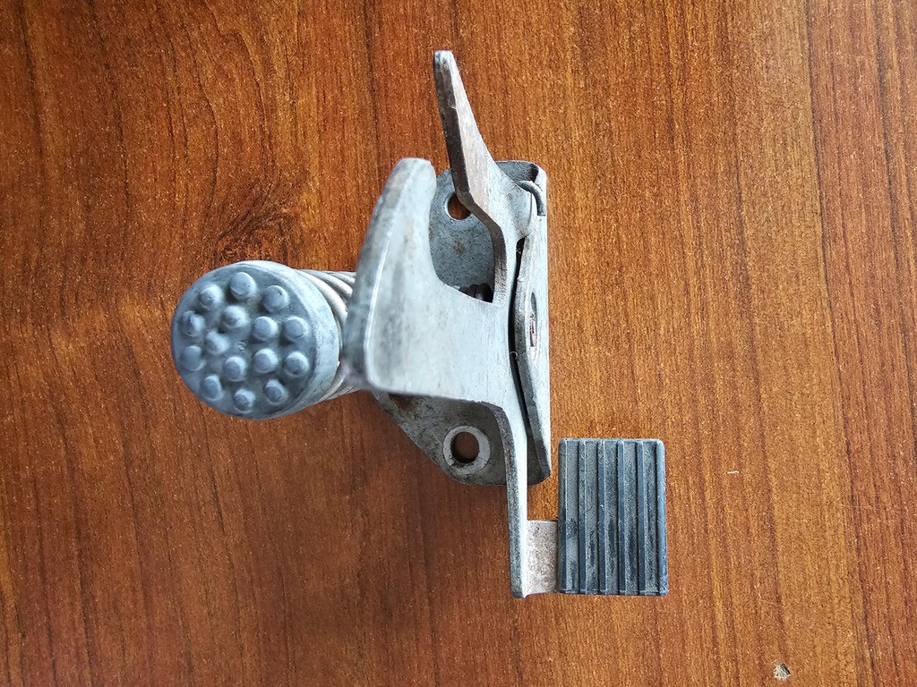 фото №1, Volvo s60 v70 xc70 - замок засов капот