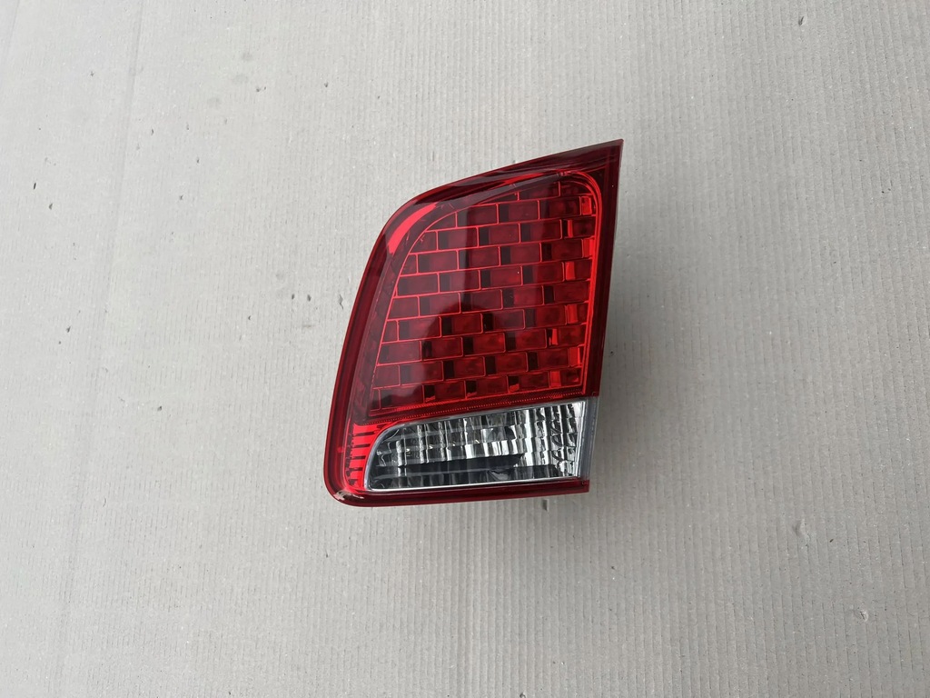 фото №1, Kia sorento ii xm задняя правая лампа крышка багажника