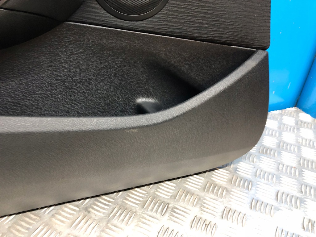 фото №8, Bmw x1 e84 обшивка оббивка двері лівий перед ліва