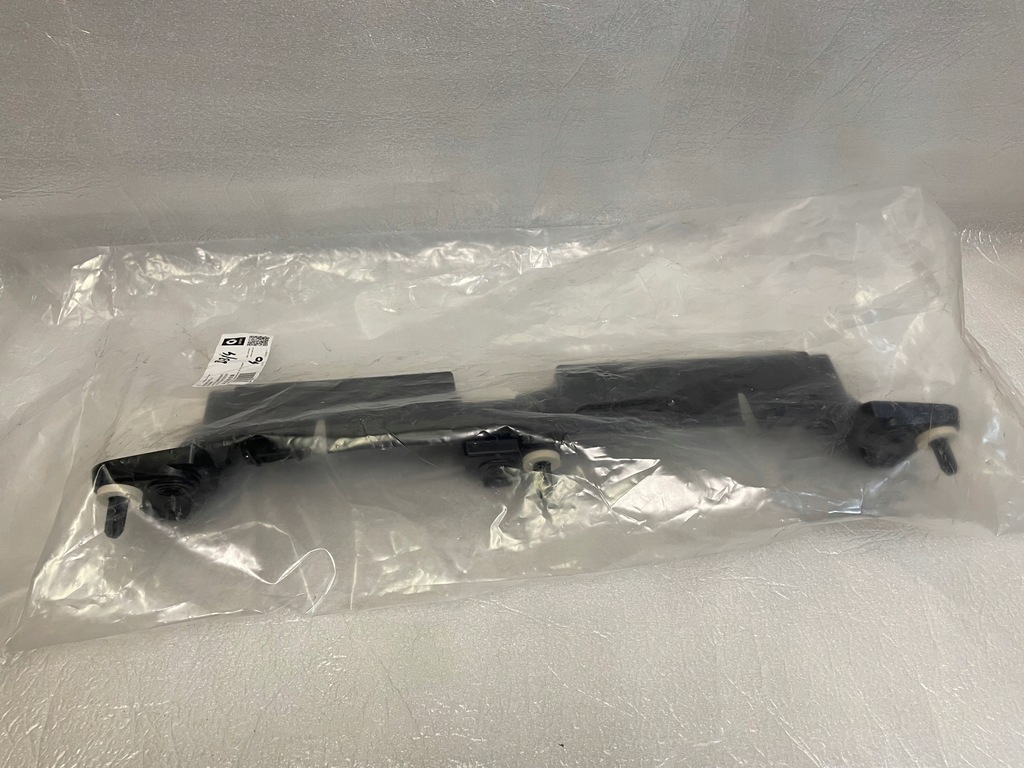 фото №1, Smart fortwo направляющая бампера задняя 6813683