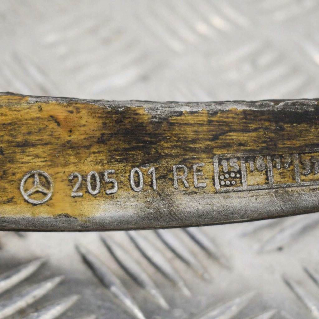 фото №6, Mercedes-benz c w205 2015 правая сторона нижний рычаг передний