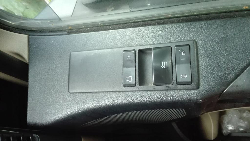 фото №1, Правый панель блок управления стекло mercedes actros mp4