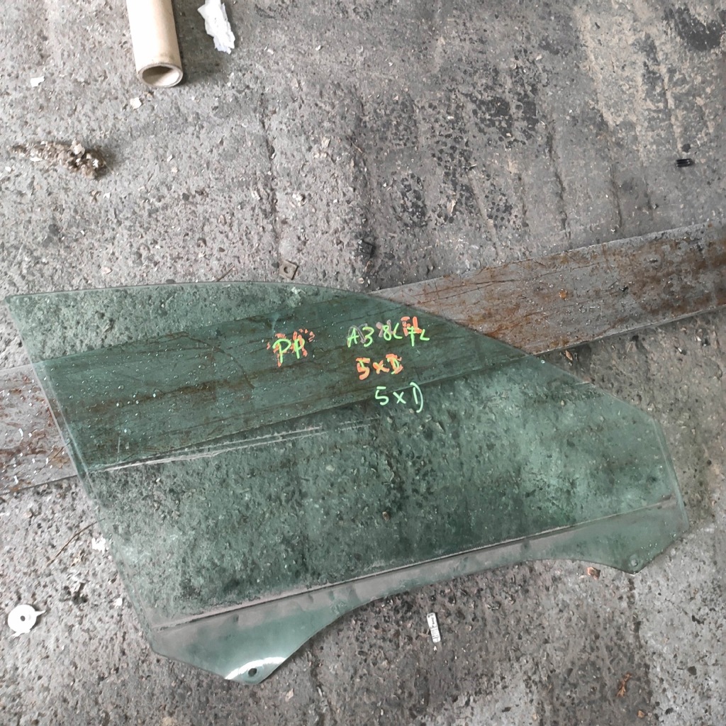 фото №1, Скло двері правий перед a3 8l fl 5 двері 43r-001352